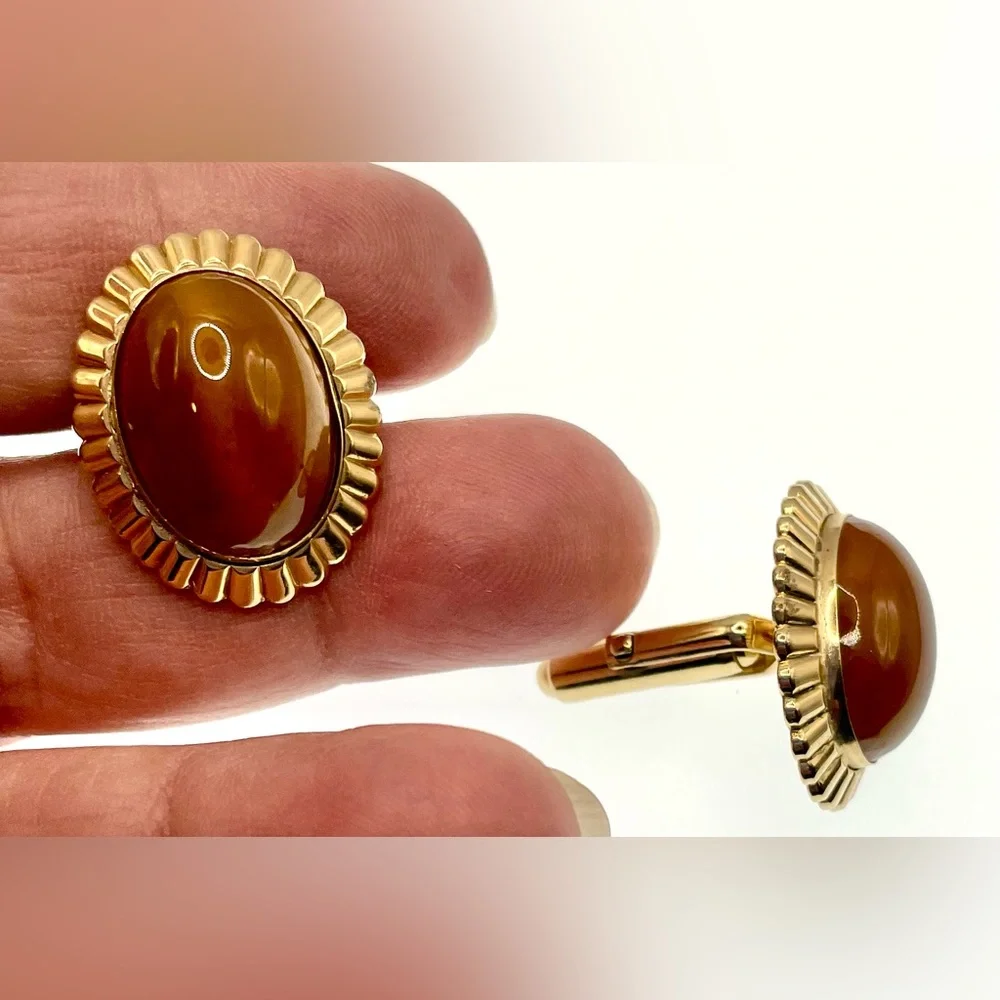 Vintage Gold Tone Amber Colored Lucite Oval Cabochon Center Cufflinks